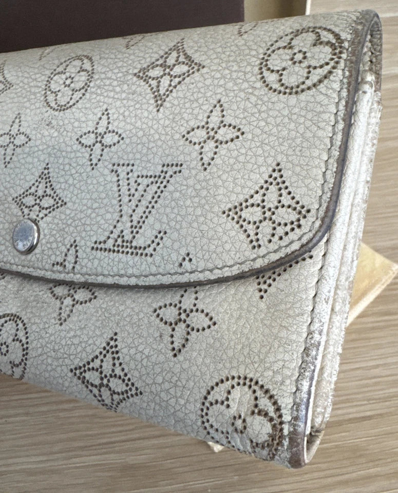 Louis Vuitton Mahina Iris Portefeuille Perforated Leather Ivory Continental Wall