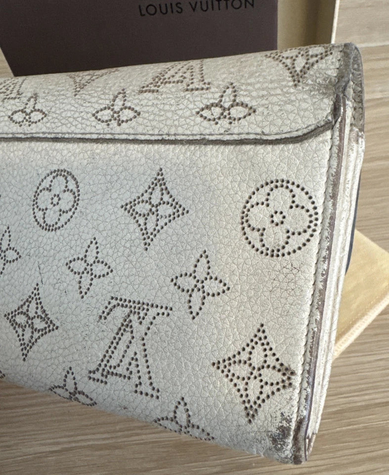 Louis Vuitton Mahina Iris Portefeuille Perforated Leather Ivory Continental Wall